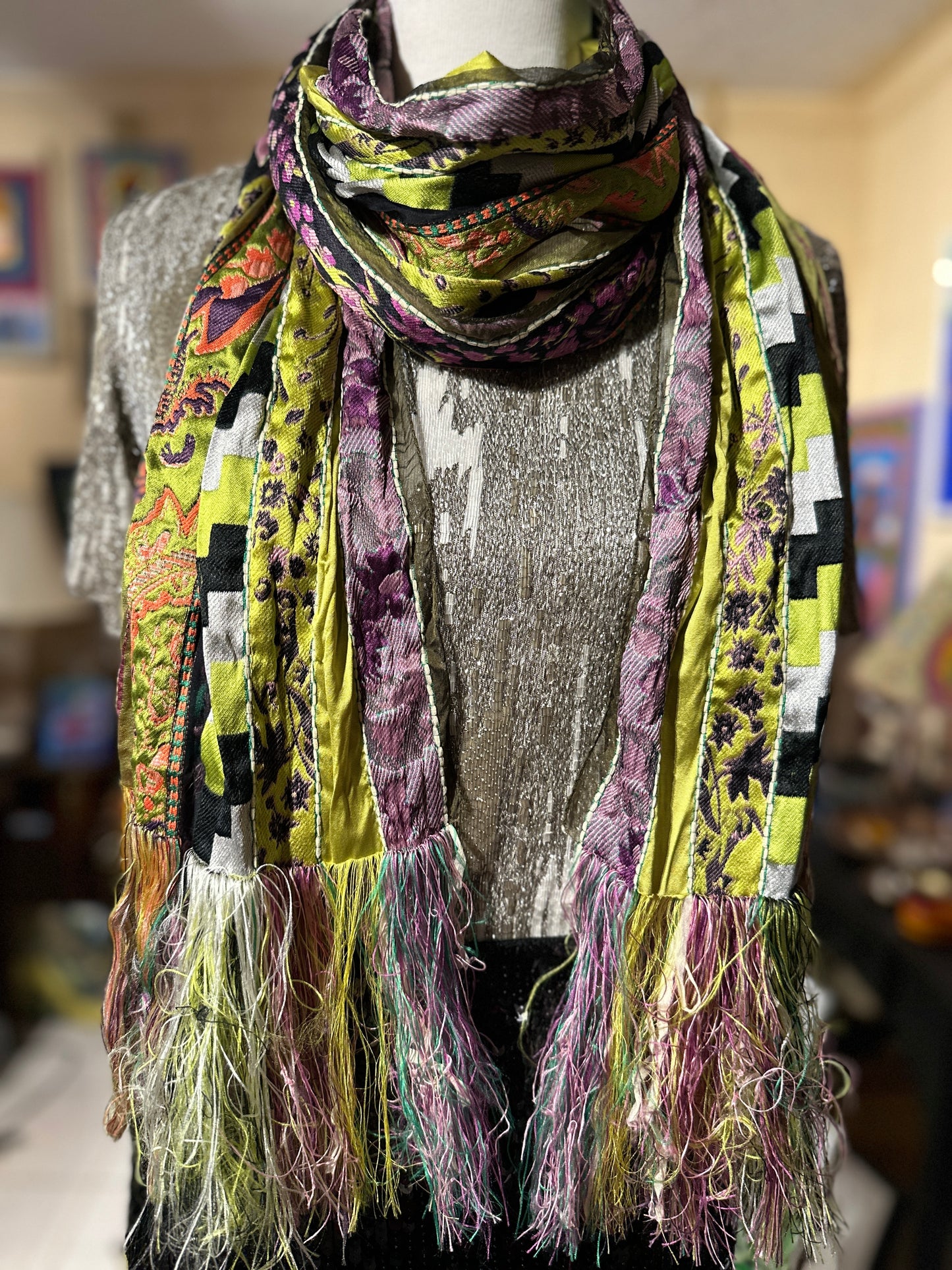 Tripp's Store / ACCESSORIES / Vintage Scarves / Wraps