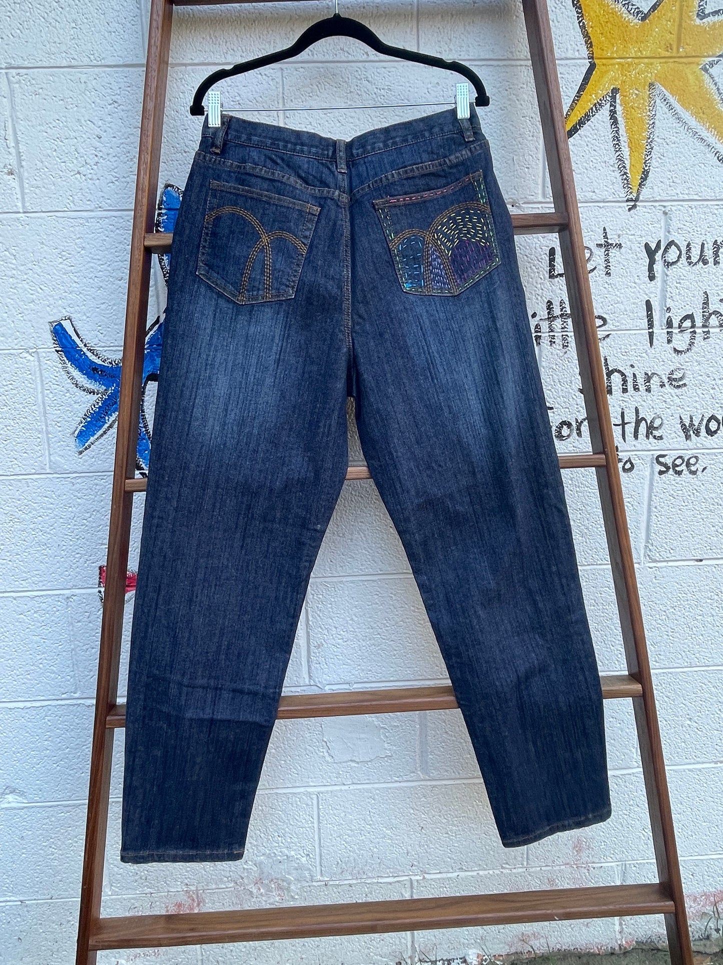 Tripp's Store : Liz Claiborne embroidered jeans // size 14 // Classic style stitched embroidery