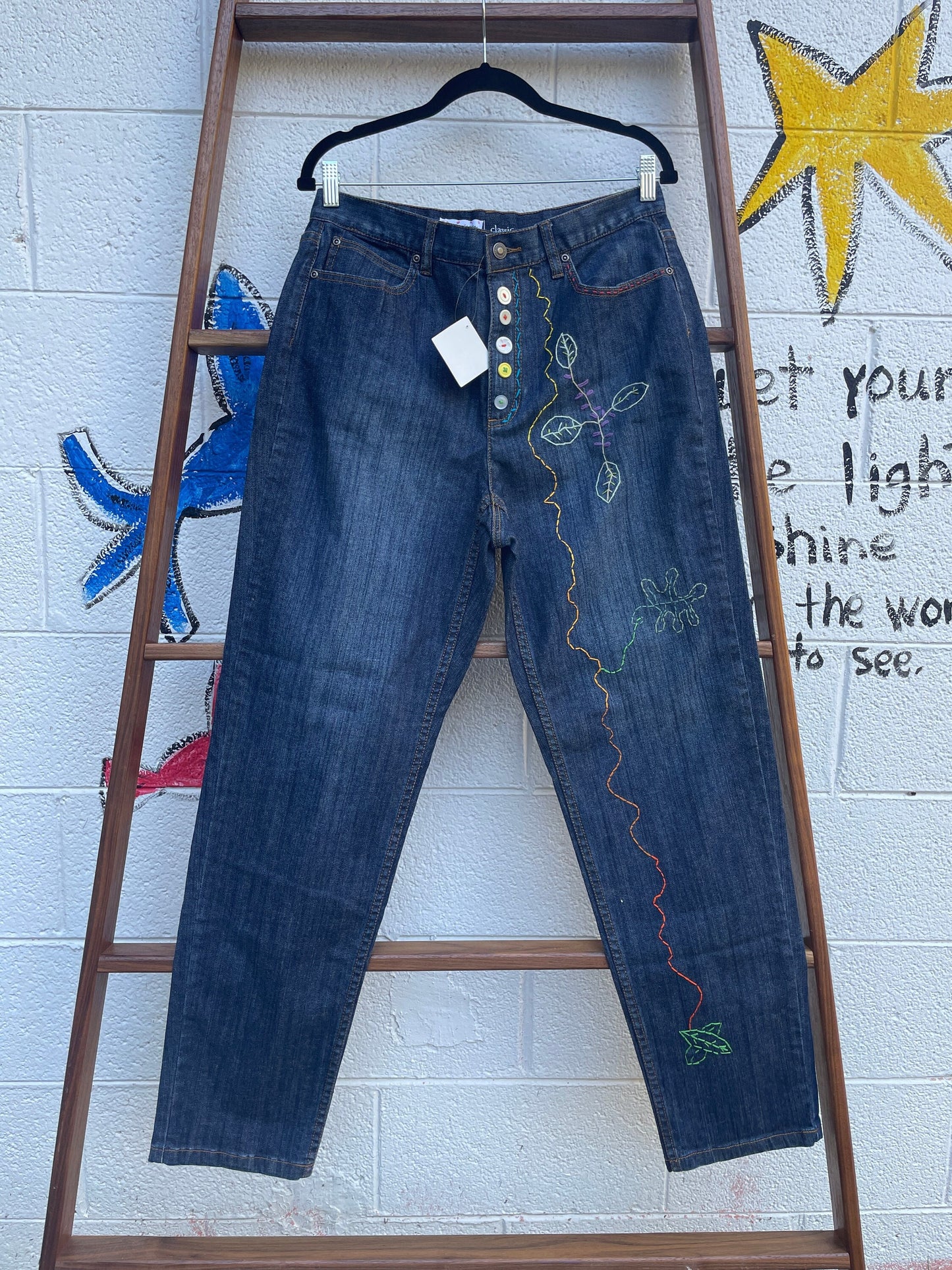 Tripp's Store : Liz Claiborne embroidered jeans // size 14 // Classic style stitched embroidery